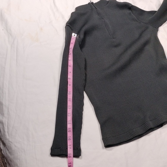 Vintage Ms. sport women's long sleeved turtleneck sweater size Medium - Picture 10 of 11